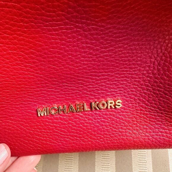 New without tag Michael Kors Fuschia Leather Gold Chain Purse Handbag - Picture 4 of 9